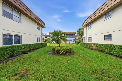 52 Saxony B Delray Beach FL 33446