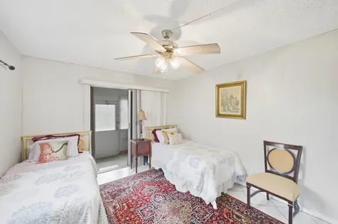 52 Saxony B Delray Beach FL 33446