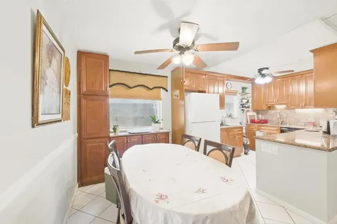 52 Saxony B Delray Beach FL 33446