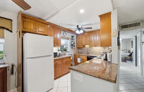 52 Saxony B Delray Beach FL 33446