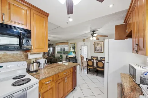 52 Saxony B Delray Beach FL 33446