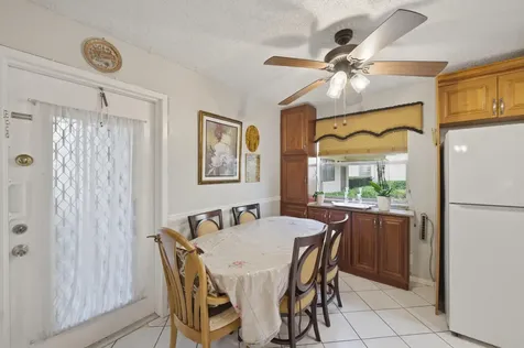 52 Saxony B Delray Beach FL 33446