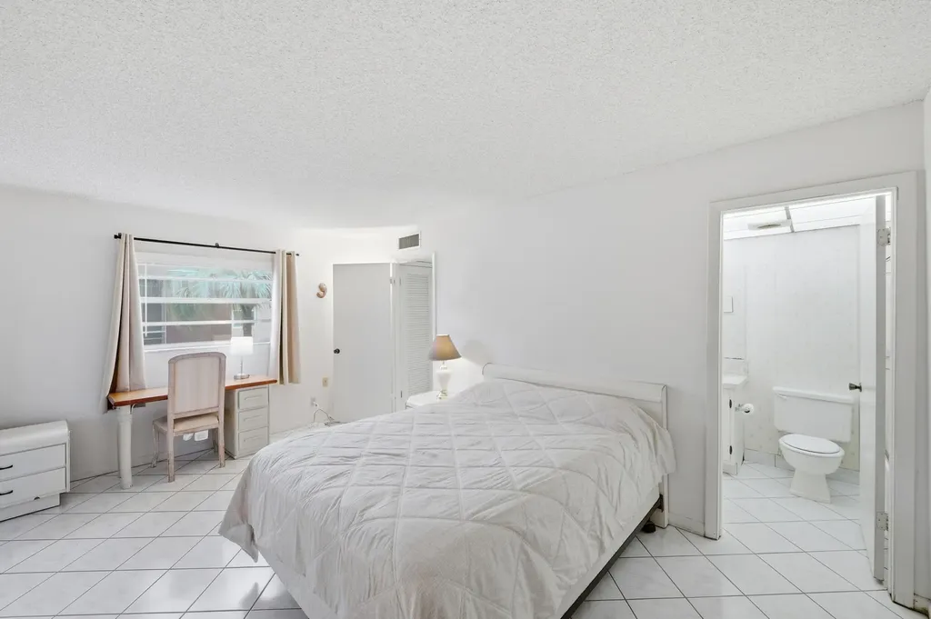 519 Burgundy K Delray Beach FL 33484