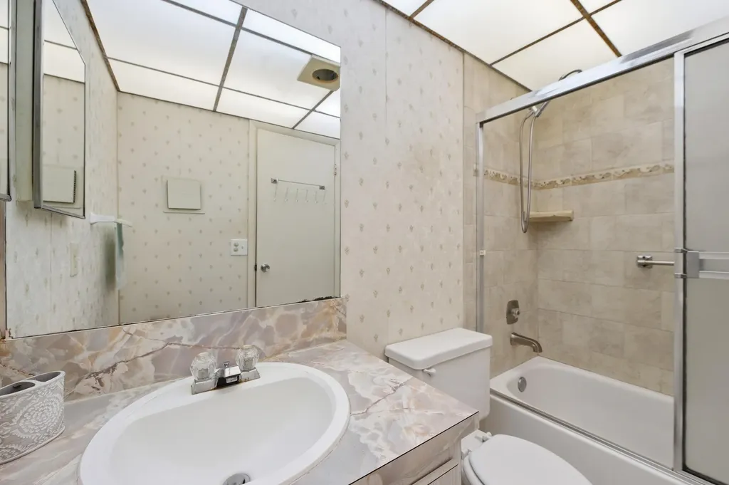 519 Burgundy K Delray Beach FL 33484