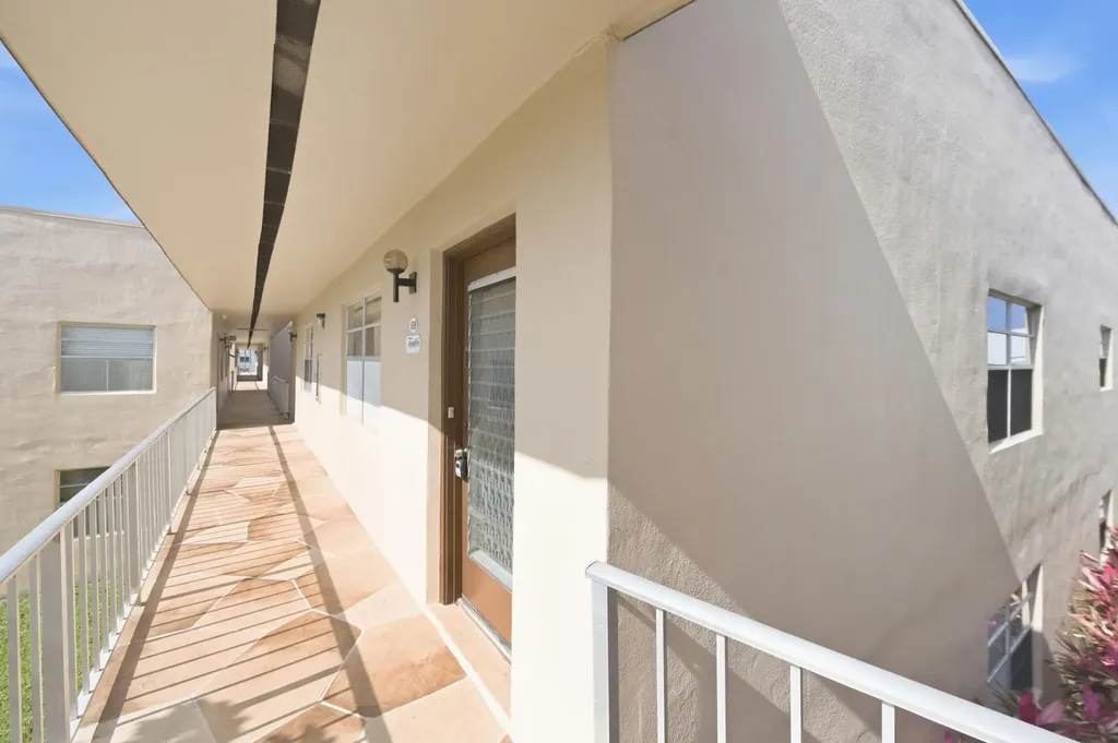 519 Burgundy K Delray Beach FL 33484