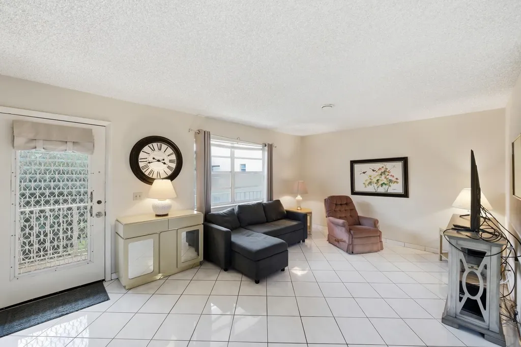 519 Burgundy K Delray Beach FL 33484