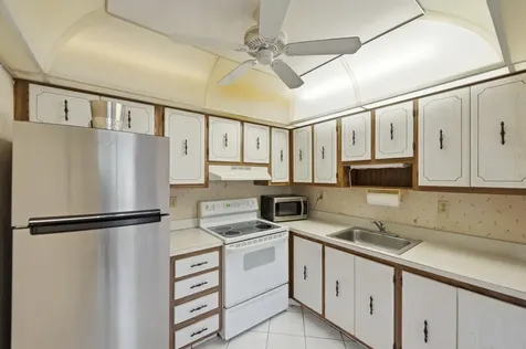 519 Burgundy K Delray Beach FL 33484