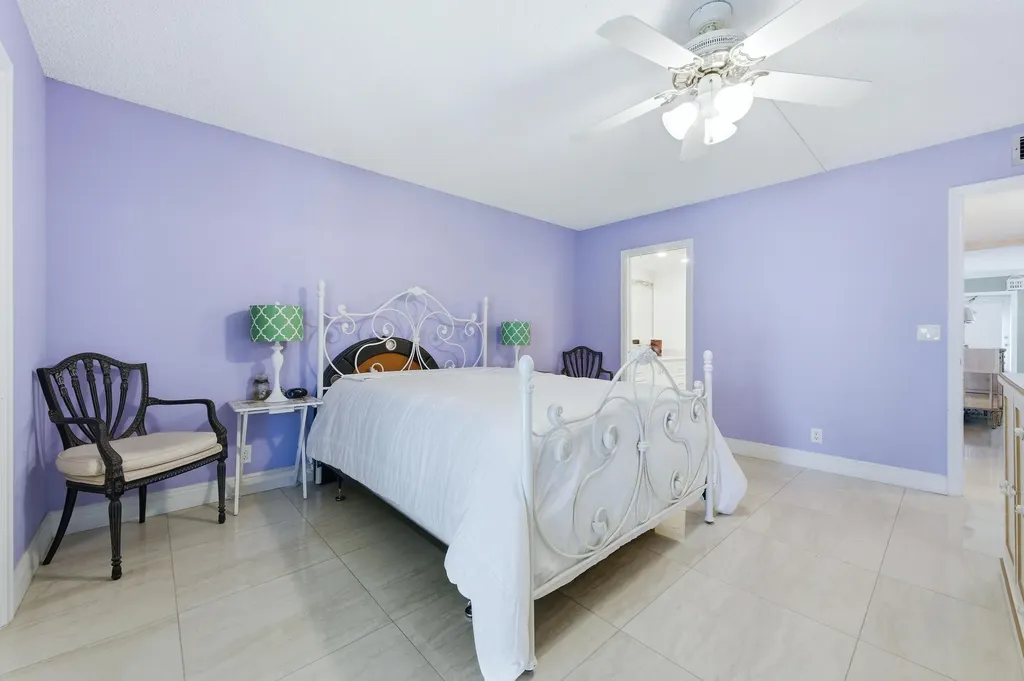 213 Wellington E West Palm Beach FL 33417