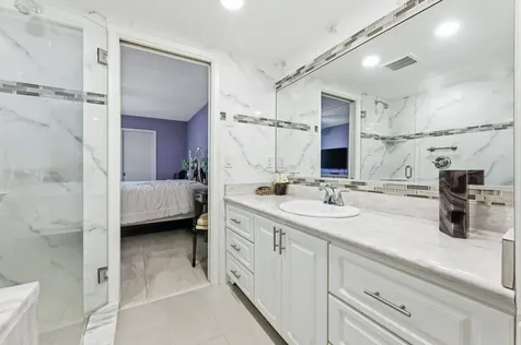 213 Wellington E West Palm Beach FL 33417
