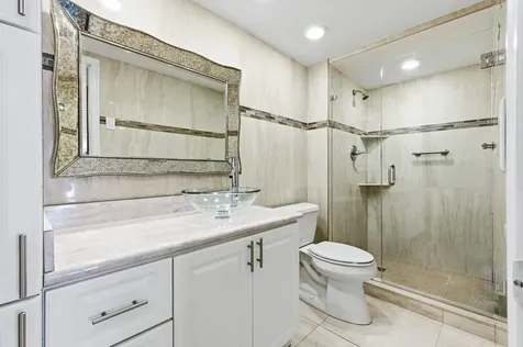213 Wellington E West Palm Beach FL 33417