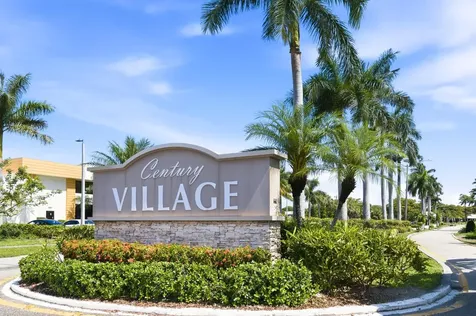 213 Wellington E West Palm Beach FL 33417
