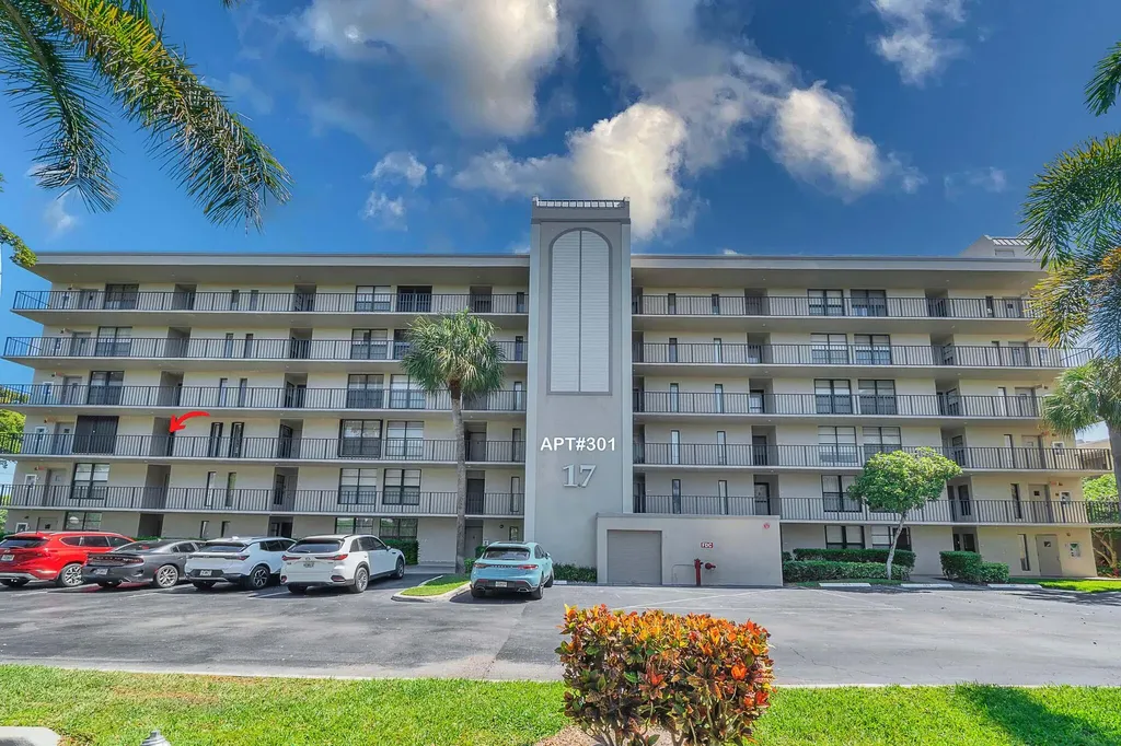 17 Royal Palm Way Boca Raton FL 33432