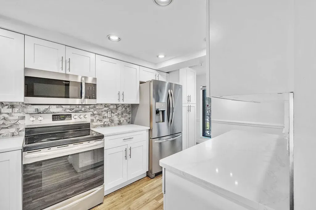 17 Royal Palm Way Boca Raton FL 33432