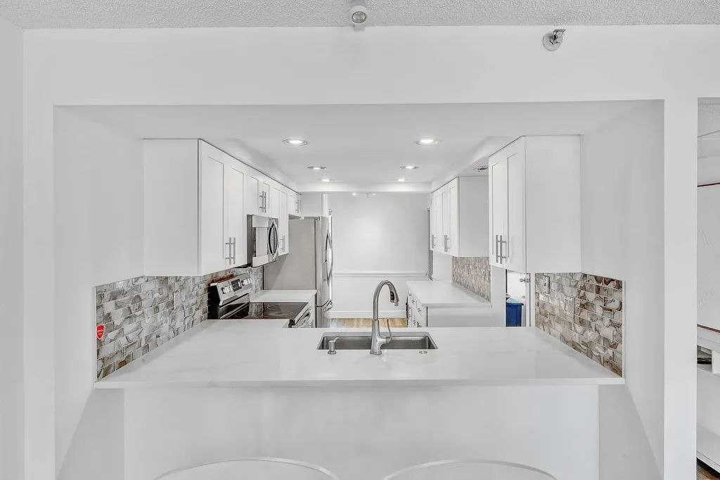 17 Royal Palm Way Boca Raton FL 33432