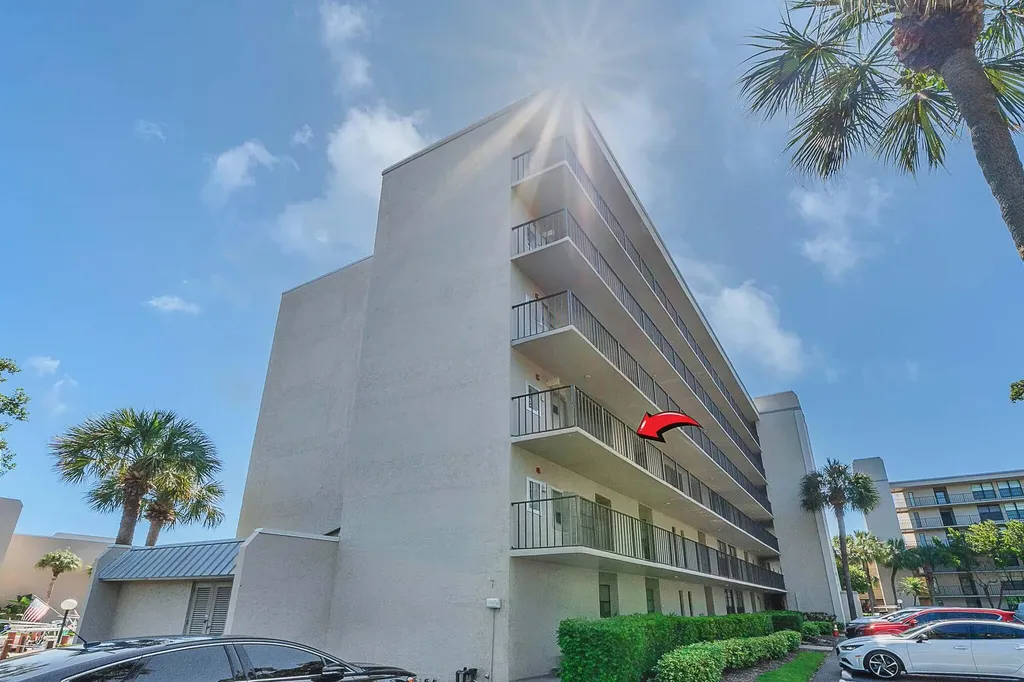 17 Royal Palm Way Boca Raton FL 33432