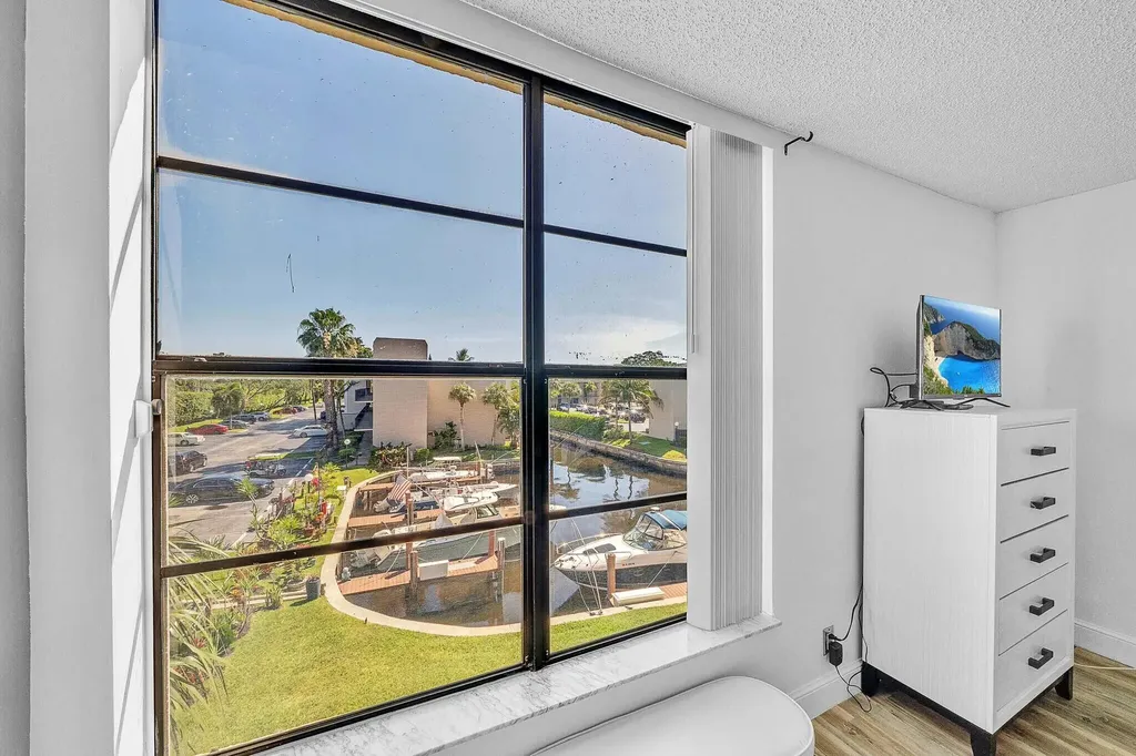 17 Royal Palm Way Boca Raton FL 33432