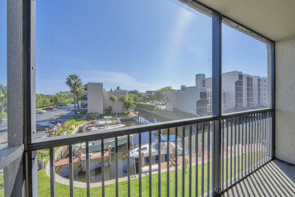 17 Royal Palm Way Boca Raton FL 33432