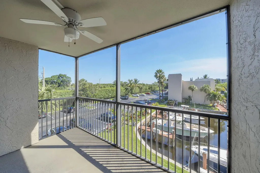 17 Royal Palm Way Boca Raton FL 33432