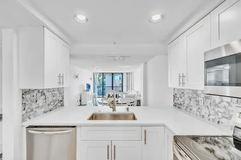 17 Royal Palm Way Boca Raton FL 33432