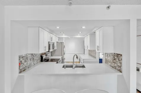 17 Royal Palm Way Boca Raton FL 33432