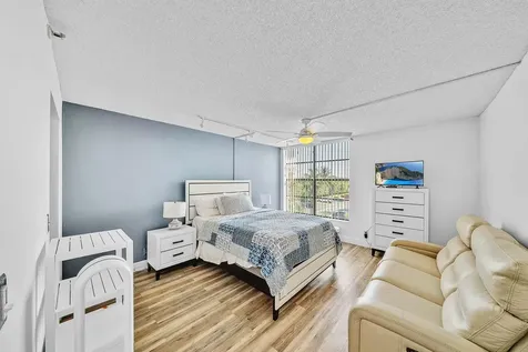 17 Royal Palm Way Boca Raton FL 33432