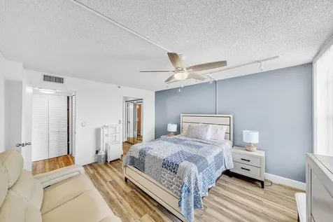 17 Royal Palm Way Boca Raton FL 33432