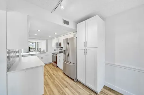 17 Royal Palm Way Boca Raton FL 33432