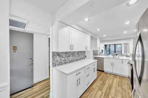 17 Royal Palm Way Boca Raton FL 33432