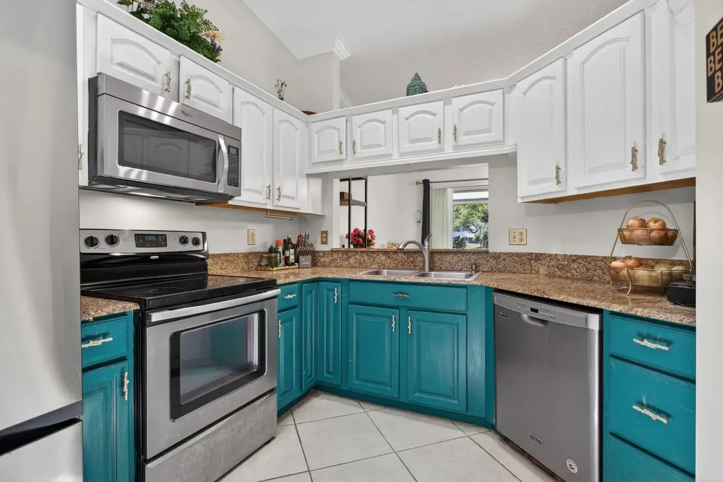 1921 Discovery Circle E Deerfield Beach FL 33442