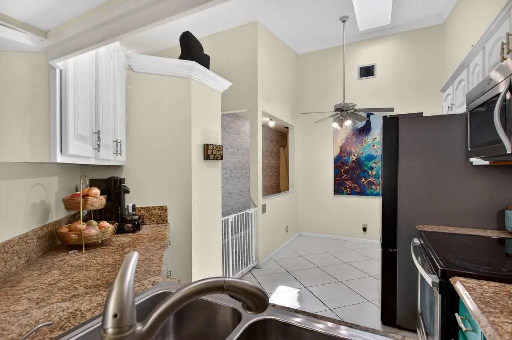 1921 Discovery Circle E Deerfield Beach FL 33442