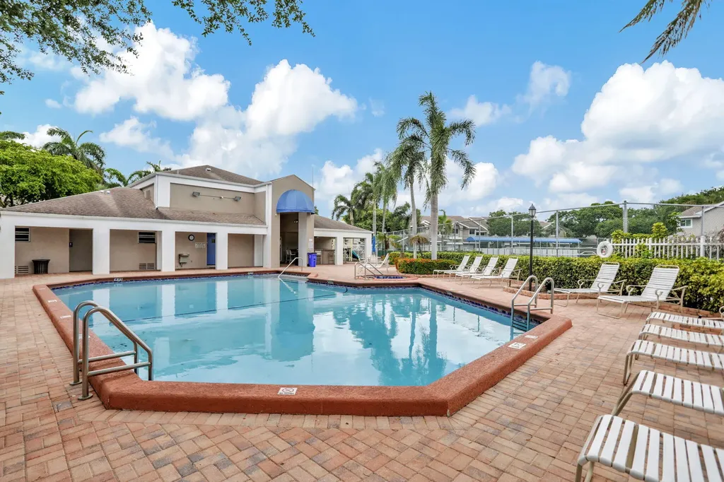 1921 Discovery Circle E Deerfield Beach FL 33442