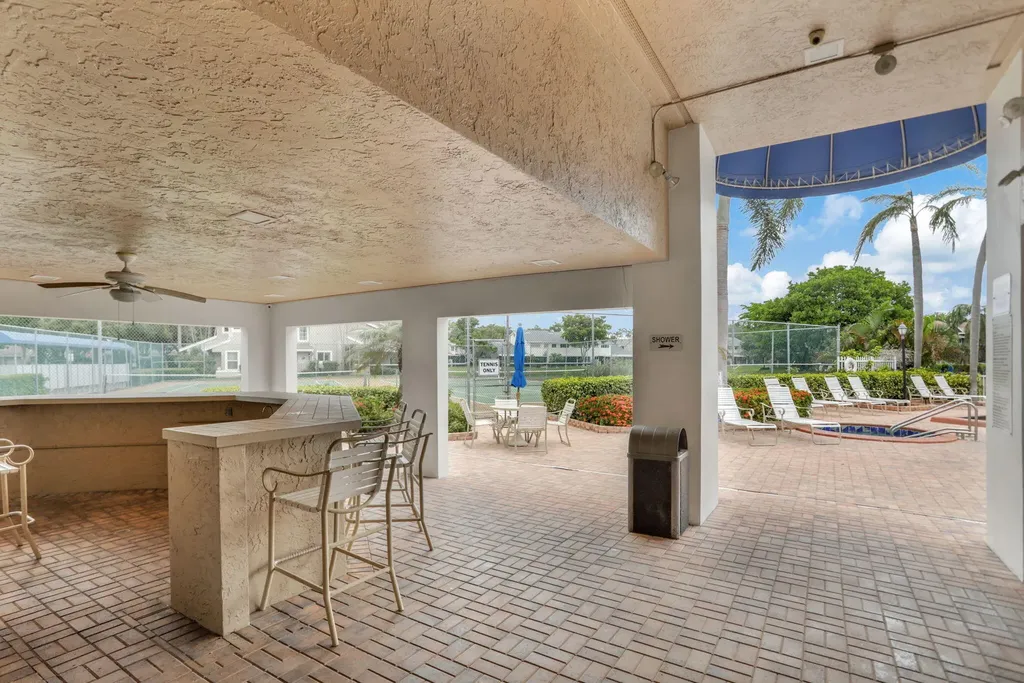 1921 Discovery Circle E Deerfield Beach FL 33442