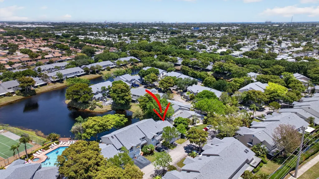 1921 Discovery Circle E Deerfield Beach FL 33442