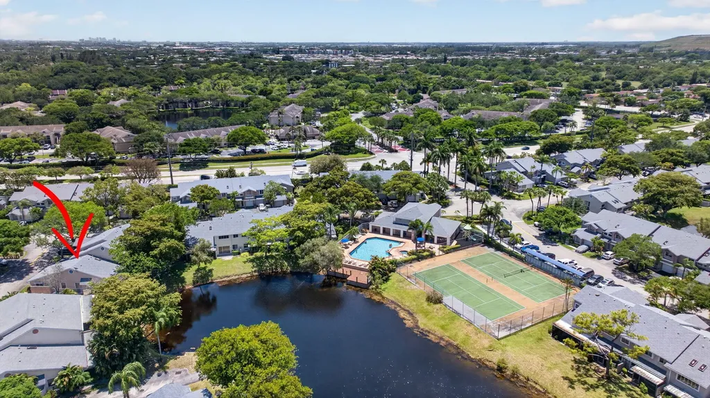 1921 Discovery Circle E Deerfield Beach FL 33442