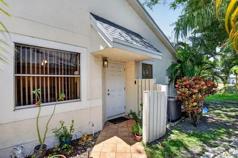 1921 Discovery Circle E Deerfield Beach FL 33442