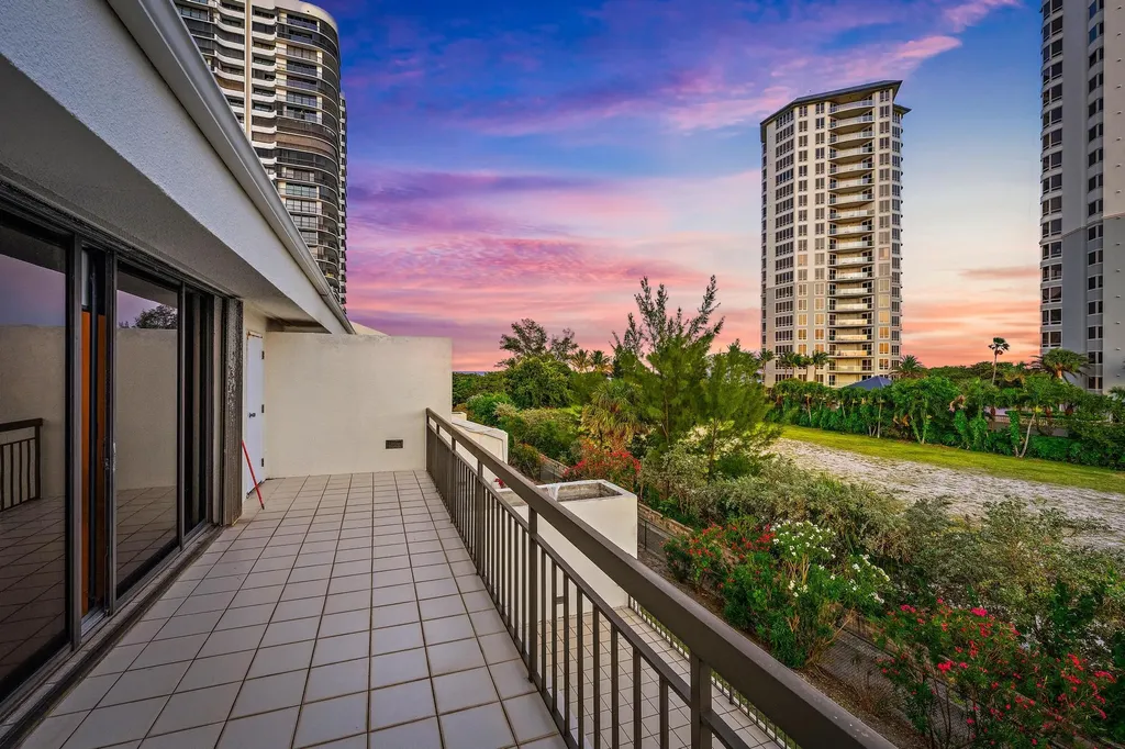 3970 N Ocean Drive Singer Island FL 33404