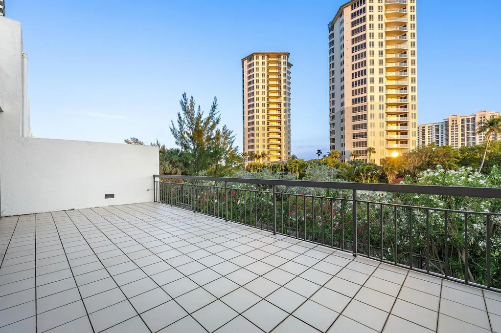3970 N Ocean Drive Singer Island FL 33404