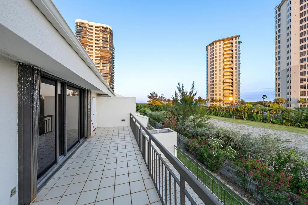 3970 N Ocean Drive Singer Island FL 33404