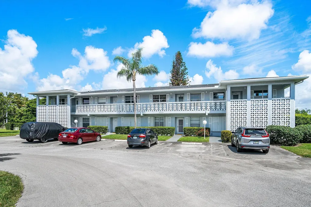 2835 SW 13th Street Delray Beach FL 33445