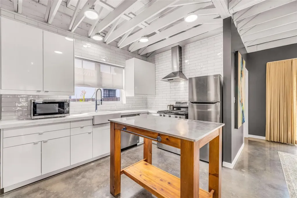 11 SE 13th Street Fort Lauderdale FL 33316