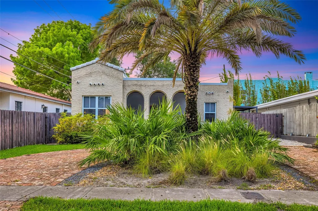 11 SE 13th Street Fort Lauderdale FL 33316