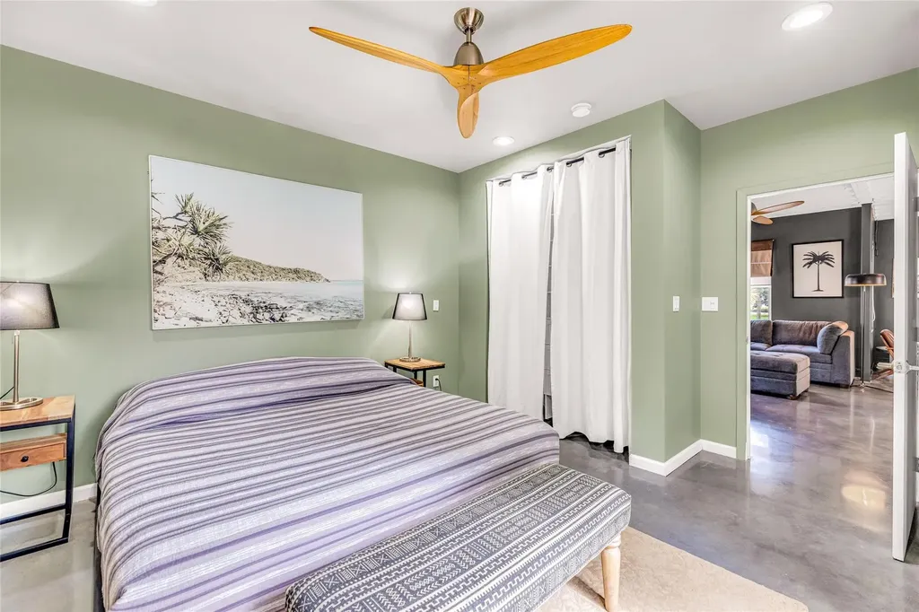 11 SE 13th Street Fort Lauderdale FL 33316