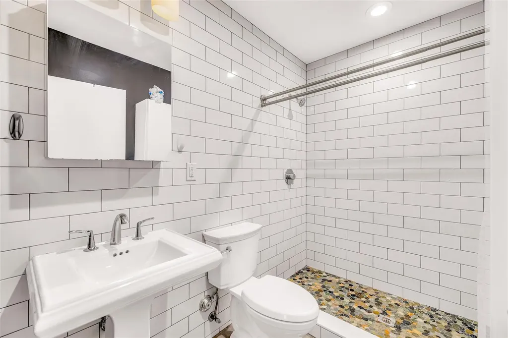 11 SE 13th Street Fort Lauderdale FL 33316