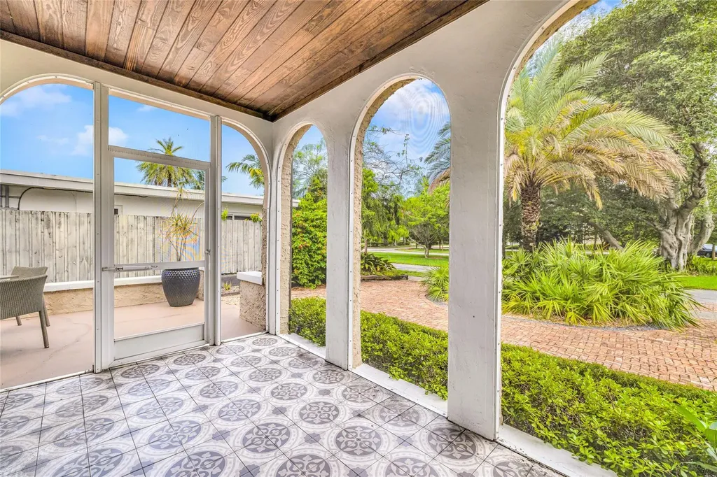 11 SE 13th Street Fort Lauderdale FL 33316