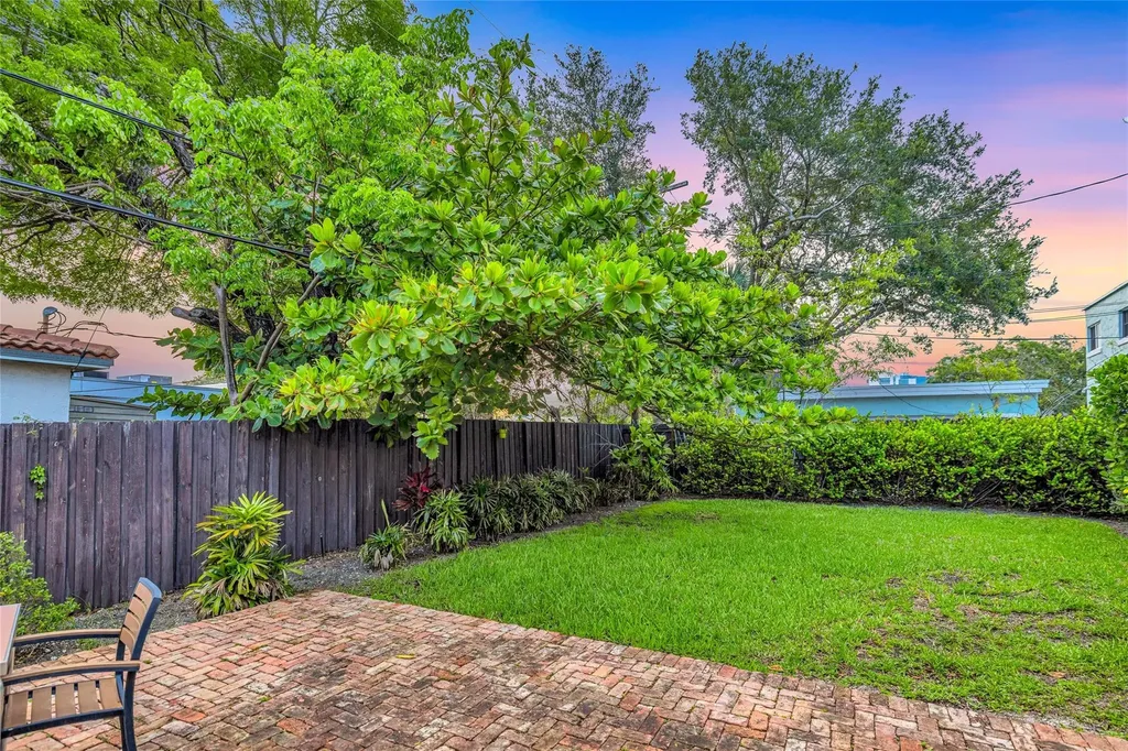 11 SE 13th Street Fort Lauderdale FL 33316