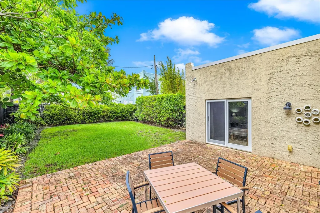 11 SE 13th Street Fort Lauderdale FL 33316