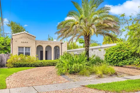 11 SE 13th Street Fort Lauderdale FL 33316