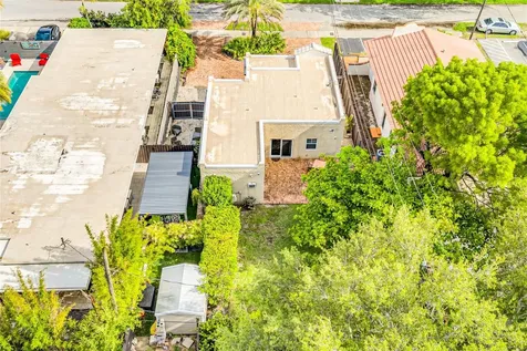 11 SE 13th Street Fort Lauderdale FL 33316