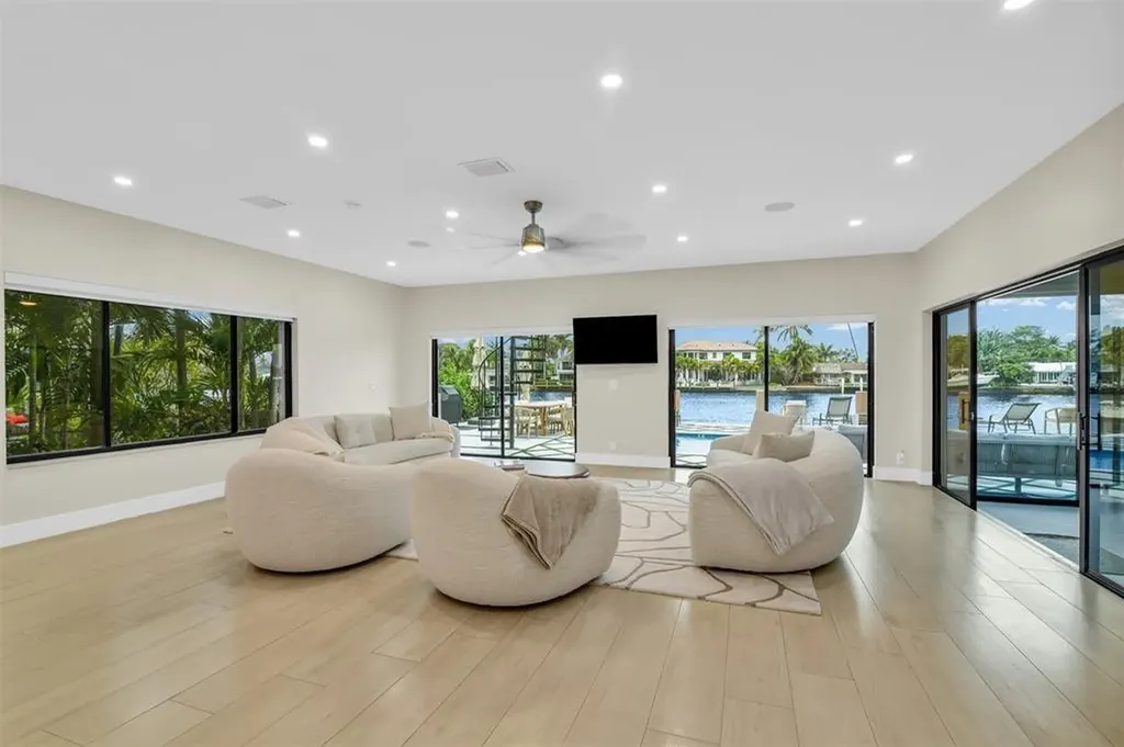 319 S Riverside Drive Pompano Beach FL 33062