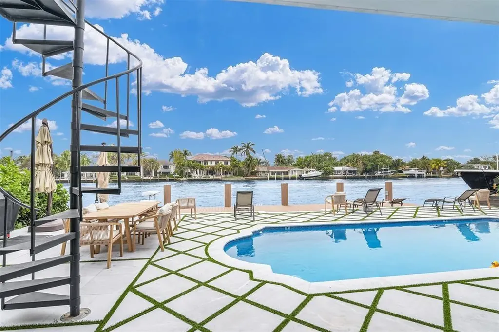 319 S Riverside Drive Pompano Beach FL 33062